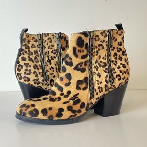 🐆Aldo Leopard Print Calf Hair Double Zipper Booties size 7.5